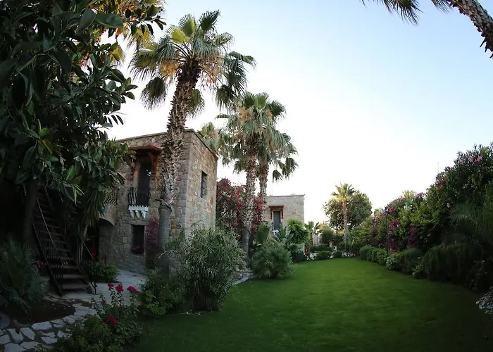 מלון Marina Garden 4*